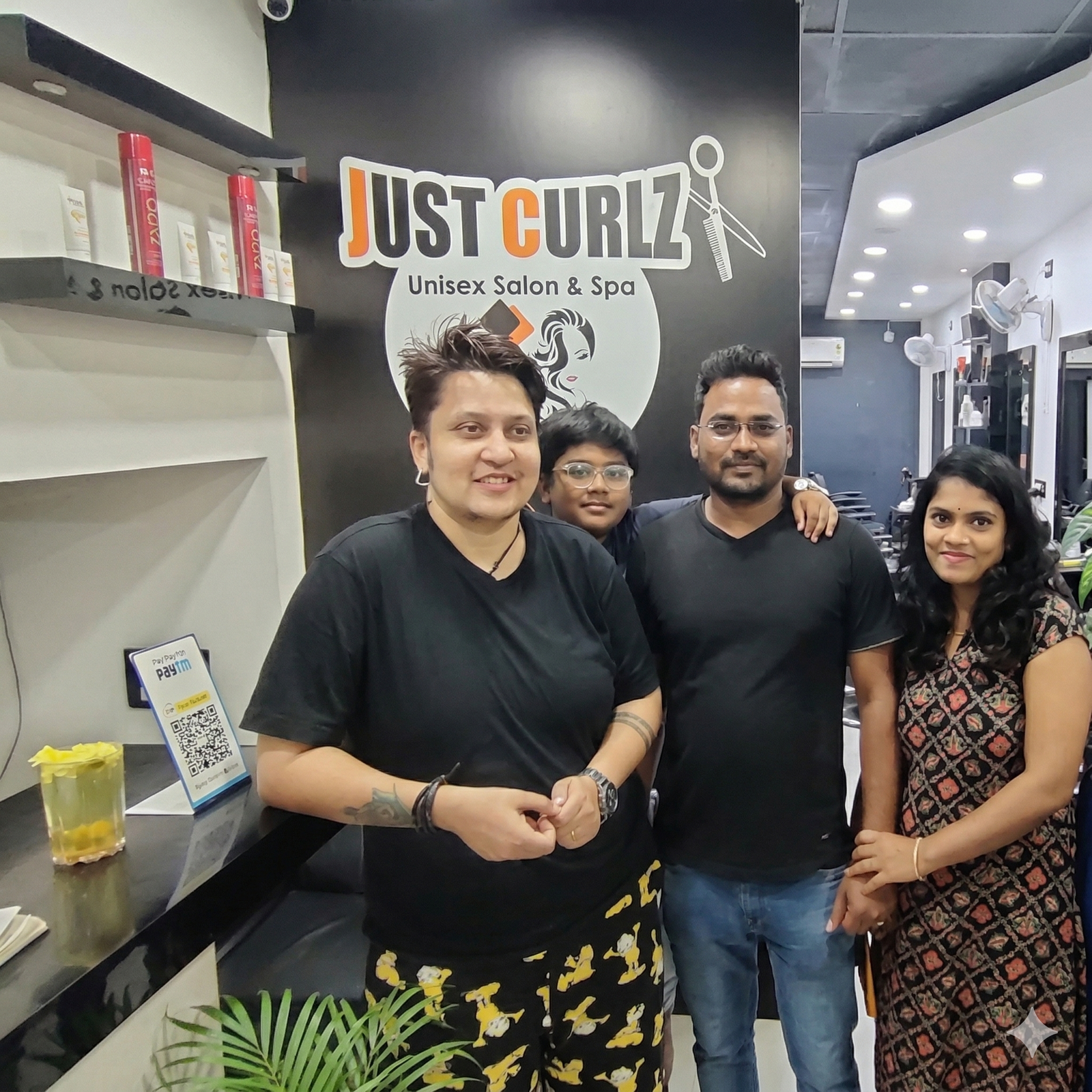 Just Curlz Luxury Interior